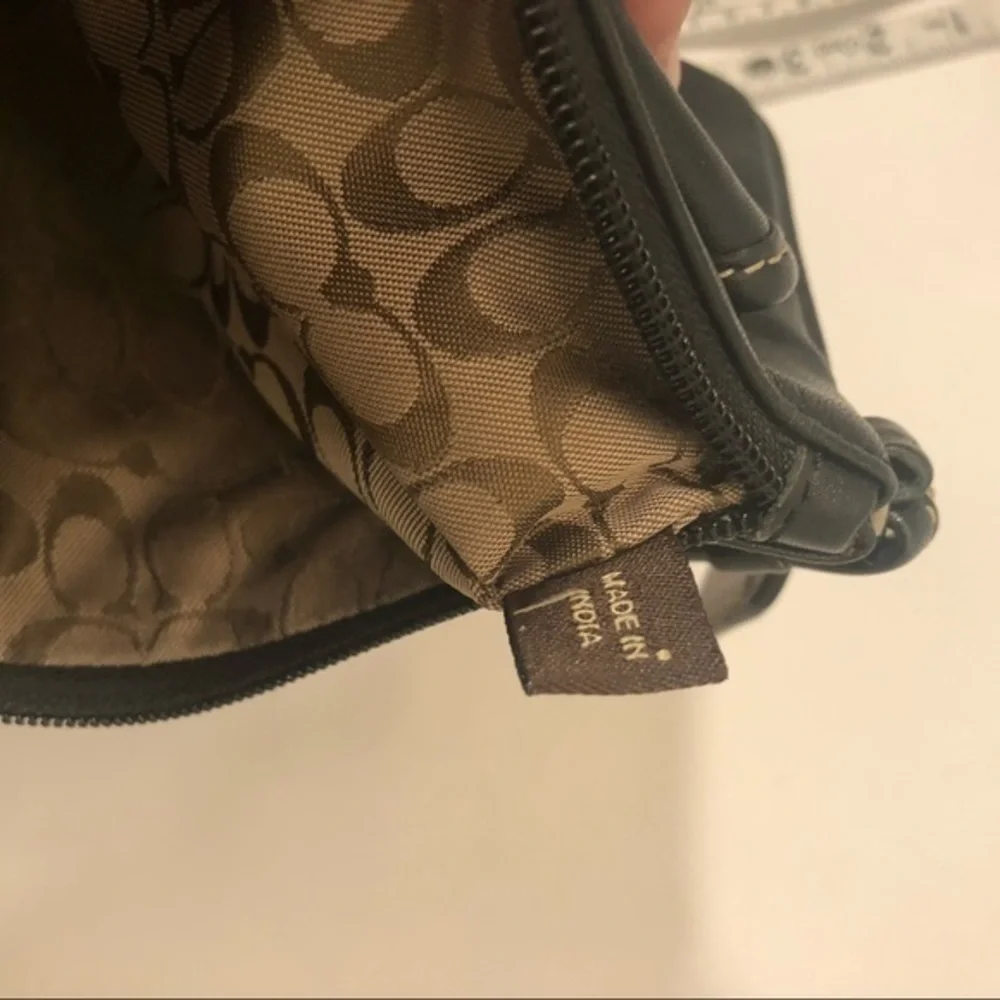 Coach vintage y2k soho black leather wristlet bag